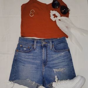 Levi ripped jean short